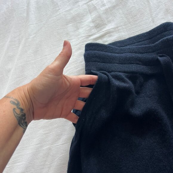 Cashmere Joggers - Picture 3 of 3
